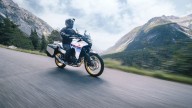 Moto - News: Suzuki V-Strom 800DE Vs Honda Transalp XL750: confronto tra on-off