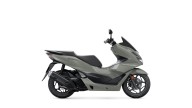 Moto - Scooter: Honda PCX 125 2023: piccole modifiche ed una nuova colorazione