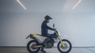 Moto - News: Husqvarna Motorcycles 701 Enduro e 701 Supermoto 2023: il mono nel cuore