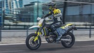 Moto - News: Husqvarna Motorcycles 701 Enduro e 701 Supermoto 2023: il mono nel cuore