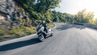 Moto - Scooter: Kymco AK 550 Premium 2023: il maxiscooter si fa più "touring"