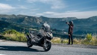 Moto - Scooter: Kymco AK 550 Premium 2023: il maxiscooter si fa più "touring"