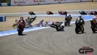 MotoGP: LA FOTOSEQUENZA COMPLETA 57 FOTO: l'ammucchiata nella Sprint race di Jerez