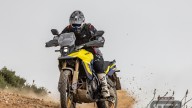 Moto - Test: Video prova Suzuki Vstrom 800 DE: la Dual Explorer agile e divertente