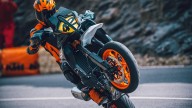 Moto - News: KTM 890 SMT: ritorna la supermoto tourer!