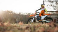 Moto - News: KTM SX-F 2024: le nuove motocross austriache si aggiornano