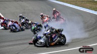 MotoGP: LA FOTOSEQUENZA COMPLETA 37 FOTO: l'ammucchiata nel primo giro del GP Jerez