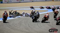 MotoGP: LA FOTOSEQUENZA COMPLETA 57 FOTO: l'ammucchiata nella Sprint race di Jerez