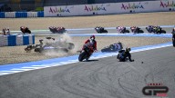 MotoGP: LA FOTOSEQUENZA COMPLETA 57 FOTO: l'ammucchiata nella Sprint race di Jerez