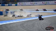 MotoGP: LA FOTOSEQUENZA COMPLETA 57 FOTO: l'ammucchiata nella Sprint race di Jerez