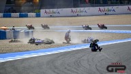 MotoGP: LA FOTOSEQUENZA COMPLETA 57 FOTO: l'ammucchiata nella Sprint race di Jerez