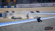 MotoGP: LA FOTOSEQUENZA COMPLETA 57 FOTO: l'ammucchiata nella Sprint race di Jerez