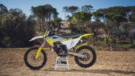 Moto - News: Husqvarna TC ed FC MY2024: le nuove motocross aggiornate