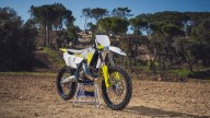 Moto - News: Husqvarna TC ed FC MY2024: le nuove motocross aggiornate