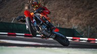 Moto - News: KTM 450 SMR 2024: il supermoto si fa sempre più professionale