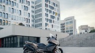 Moto - News: Kymco AK550 Premium: il maxiscooter si fa lussuoso