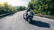 Moto - News: Kymco AK550 Premium: il maxiscooter si fa lussuoso