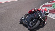 Moto - News: Ducati Panigale V2 2024: la nuova livrea Black on Black Livery