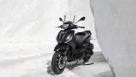 Moto - Scooter: Piaggio Beverly ed MP3 300 hpe: per l'estate, arriva l'allestimento Deep Black,