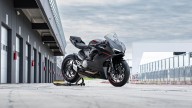 Moto - News: Ducati Panigale V2 2024: la nuova livrea Black on Black Livery