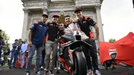 MotoGP: GALLERY - La MotoGP sfreccia a Milano: bagno di folla per i piloti 