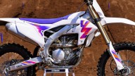 Moto - News: Yamaha festeggia i 50 anni della YZ: svelate le cross "vintage"