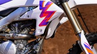 Moto - News: Yamaha festeggia i 50 anni della YZ: svelate le cross "vintage"