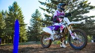 Moto - News: Yamaha festeggia i 50 anni della YZ: svelate le cross "vintage"