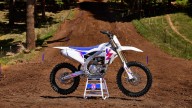 Moto - News: Yamaha festeggia i 50 anni della YZ: svelate le cross "vintage"