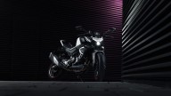 Moto - News: CFMoto 450NK: la naked media che vuole divertire