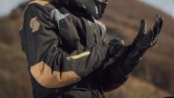 Moto - News: Airoh Commander 2: il casco crossover si rinnova profondamente