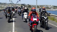 MotoGP: FOTO - Marc Marquez fa da 'guida' a 400 motociclisti a Phillip Island