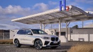 Auto - News: BMW Group porta su strada le auto a idrogeno: test per la BMW iX5 Hydrogen