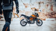Moto - News: KTM 390 Adventure 2023: "Orange Rush" la promo che mancava