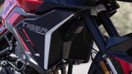 Moto - News: Triumph: nuova gamma Tiger 900 2024, prestazioni, tecnologia, comfort e design