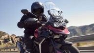 Moto - News: Triumph: nuova gamma Tiger 900 2024, prestazioni, tecnologia, comfort e design