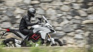 Moto - News: Caberg Levo X Carbon: il modulare si fa pregiato