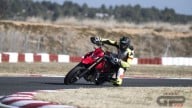 Moto - Test: Ducati Hypermotard 698 Mono: Fight Club, se la possiedi, ti possiede