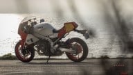 Moto - Test: YAMAHA XSR900 GP: sognare le pieghe di Lawson e Rainey