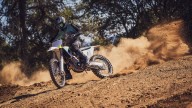 Moto - News: Husqvarna Motocross 2025: i nuovi modelli a 2 tempi TC 150 e TC 300