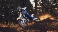 Moto - News: Husqvarna Motocross 2025: i nuovi modelli a 2 tempi TC 150 e TC 300