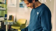 MotoGP: Valentino Rossi fa 46 e Dainese lo celebra con un kit in edizione limitata