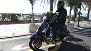 Moto - Test: Vespa GTS 300 hpe: il "Vespone" mostra i muscoli