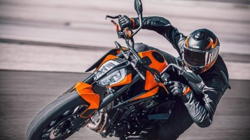 Moto - News: KTM 890 Duke 2021: svelata la nuova "The Scalpel" - caratteristiche, foto e VIDEO