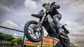 Moto - News: Zero Motorcycles FXE 2022: il motard si fa elettrico