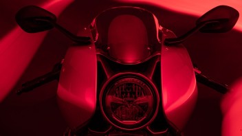 Moto - News: Triumph Speed Triple 1200 RR 2022: eccola nel secondo teaser video!