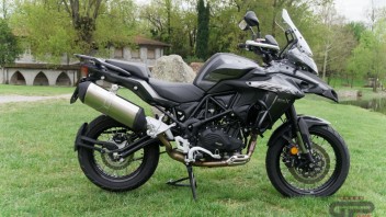 Moto - News: Benelli TRK 502, arriva il richiamo. Problema alle sospensioni