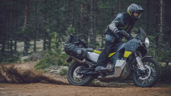 Moto - News: Husqvarna Norden 901: finalmente svelata l'endurona svedese