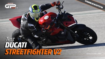 Moto - Test: Prova Ducati Streetfighter V2: faccia da Joker, carattere hyper!