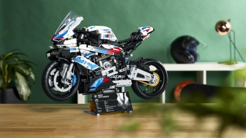 Moto - News: BMW M 1000 RR Lego Technic: la superbike di mattoncini
